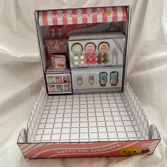 Miniverse MGA Icecream Social New - Picture 5 of 7